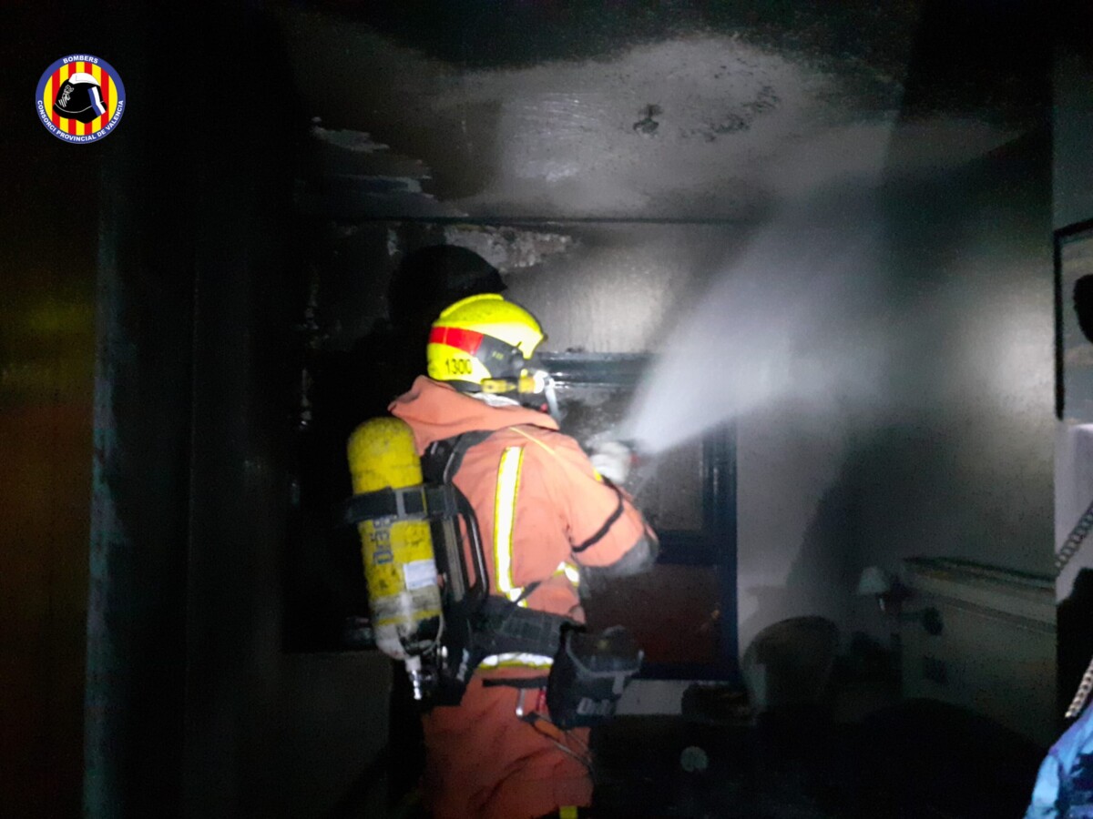 incendio en una habitación del hotel del camino del puerto de Catarroja